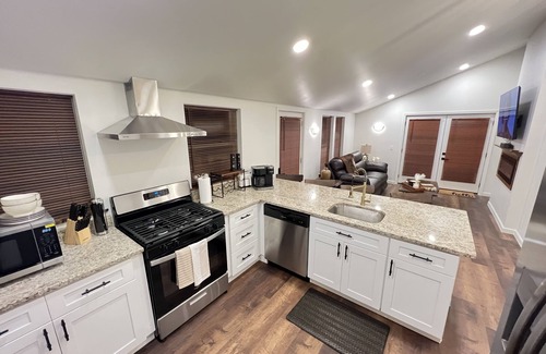 Oil City Cabin | NEW 2BR Lodge With Hot Tub @ Oil Creek State Park, Franklin PA & Oil City, PA.