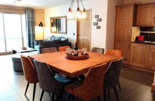 Champagny-en-Vanoise Apartment | New 3 bed apartment, large terrace, superb views, pool, sauna and gym.