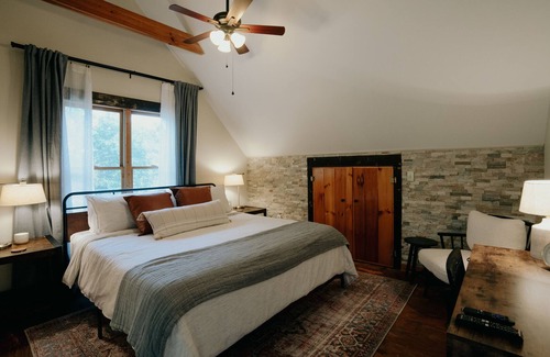 Bostic Cabin | New! 3 Bedroom Cabin with Stunning Views & Hot Tub