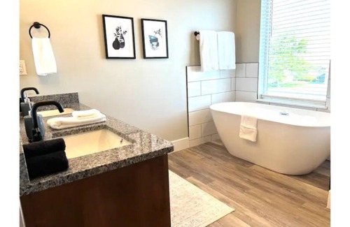 Ammon Condo | New 3 Bedroom Condo Perfect for an Idaho Adventure