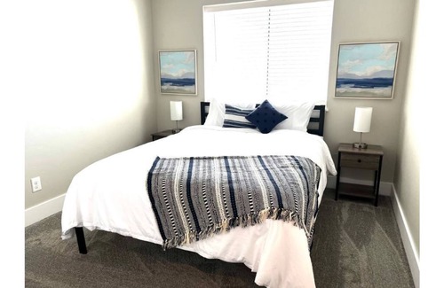 Ammon Condo | New 3 Bedroom Condo Perfect for an Idaho Adventure