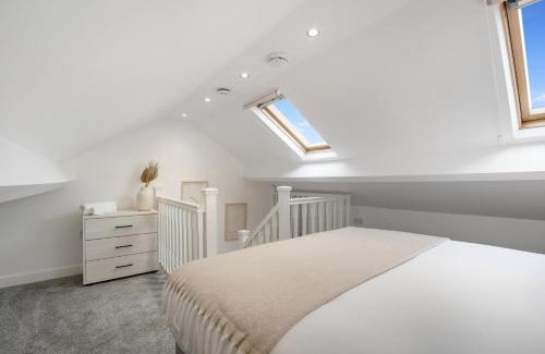 Spennymoor House | NEW! 3-Bedroom Homey Vibes in Stratton, Sleeps 6