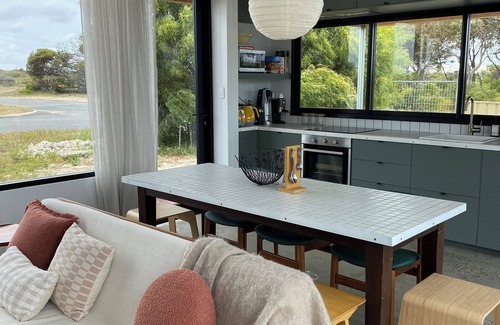 Lancelin House | New 3-bedroom house with 270 degree bush/dune views, WiFi and AC in Lancelin