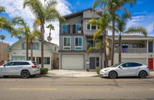 Balboa Peninsula House | NEW - 3 Bedroom near the Balboa Pier and Fun Zone with AC