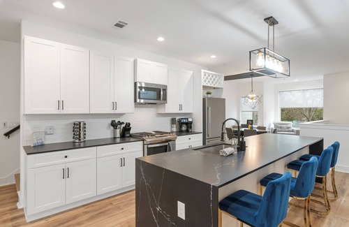 North Austin Civic Association Condo | NEW! 30 day + designed for working professionals