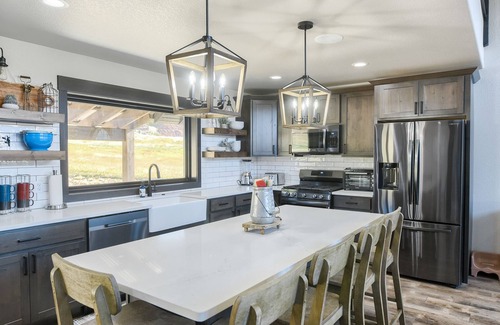 Sturgis Cabin | New 3300+ Sq. Ft. Lodge Near Golf Course and Deadwood, Hot Tub and Great View