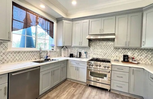 Arcadia House | NEW 3BR 2.5BATHS upscale, attached garage, close to DTLA and Universal Studio
