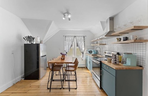 Federal Hill Apartment | ★New 3BR APT★Modern & Satylish Stay for Groups!