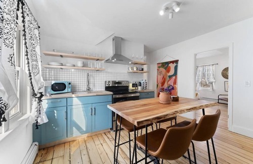 Federal Hill Apartment | ★New 3BR APT★Modern & Satylish Stay for Groups!
