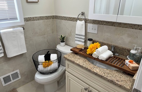 Newark House | NEW! 3BR Modern & Comfy Newark Unit