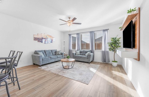 Fate House | New 4-bed, 2 bath, serene, stylish, amenity-rich haven for comfort and luxury.