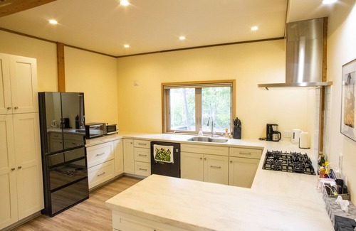 Niseko House | NEW 4-bedroom Custom home in 2018- Serenity House.Next door to Harmo