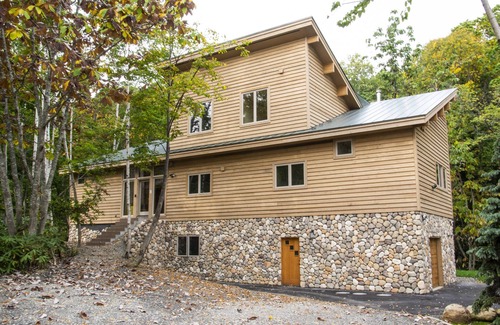 Niseko House | NEW 4-bedroom Custom home in 2018- Serenity House.Next door to Harmo