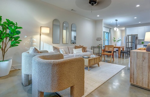 Vollintine-Evergreen House | NEW 4 Bedroom in Midtown Memphis - Just Minutes to Downtown Memphis!