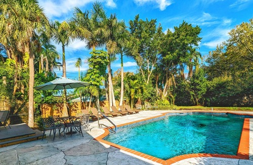 River District House | **NEW** 4 BR Historic Pool Home ⚓ Steps to Manatee River, close to Downtown