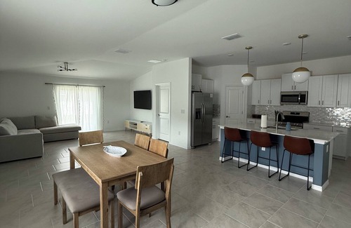 Rotonda Lakes House | NEW 4BDR - COZY HOME WITH JACUZZI AND NEAR BEACH! IN ROTONDA WEST