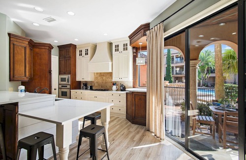 St. Tropez House | ~ New ~ 4Br/3.5Ba ~ Luxury Home ~ 5 Minute Walk to beach