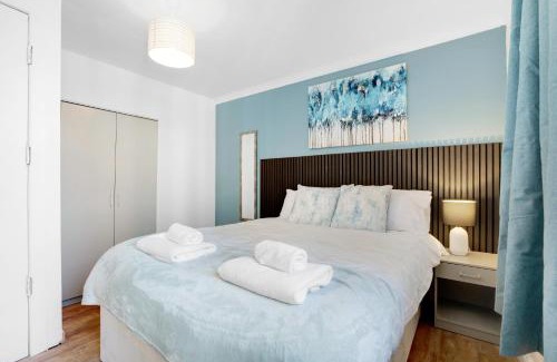 Peterlee House | NEW! 4BR in Stafford Place