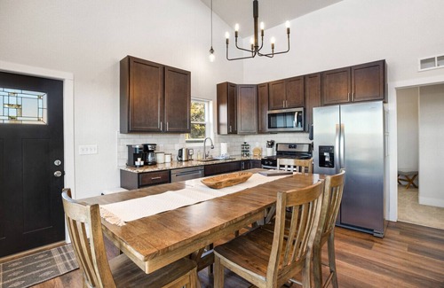 Florissant House | NEW 4BR w/Mountain Views, Hot Tub, Sauna, Arcade