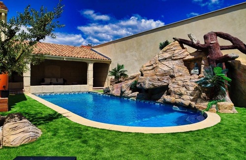 Bessan House | New 4P villa with pool, water slide and waterfall