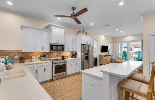 East End House | New 5 Bedroom Pet Friendly Elevator On Island Time