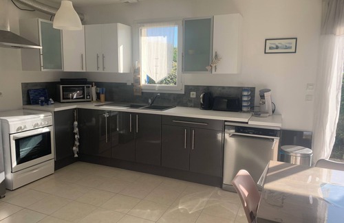 Asserac House | NEW. 500 M from a lovely beach (swimming at 26°, sea view)