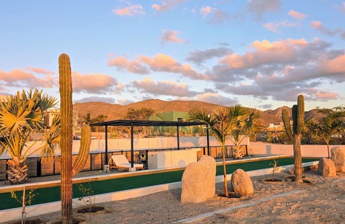 La Ventana House | New 5bdr-6bth, Pickleball, Pool, Jacuzzi, Sauna, Cold Plunge, 1/2 Mile to Beach