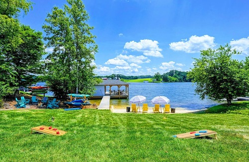 Mineral House | NEW 7BR Lakefront Lake Anna, Boat Dock, Deck Views