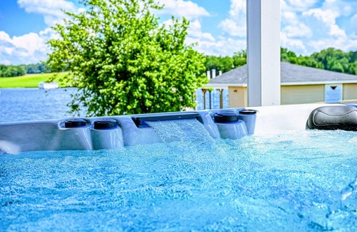 Mineral House | NEW 7BR Lakefront Lake Anna, Boat Dock, Deck Views