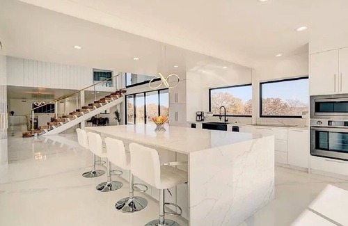 Ardmore House | New! 9200sqft of Pure LUX 2.2M