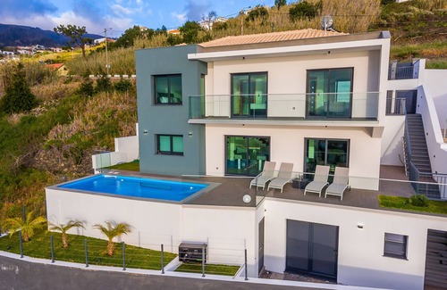 Calheta House | NEW A & M House II Luxury Holidays Home