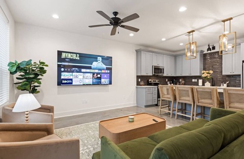 Lafayette House | NEW Acadian House Lux KING Bds Arcade Garage 85"TV