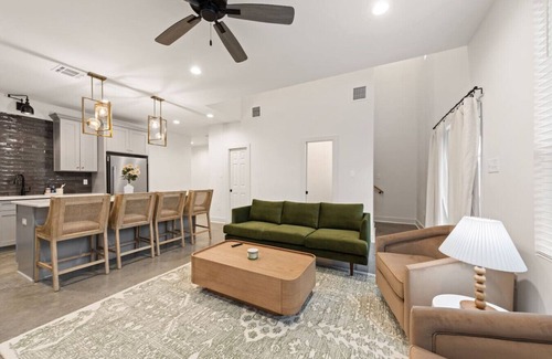Lafayette House | NEW Acadian House Lux KING Bds Arcade Garage 85"TV