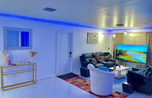 Pompano Beach Villa | New Air VACATION FUN