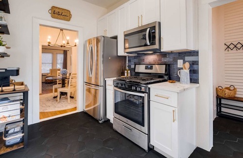 Alta Vista House | NEW Alta Vista Beauty, mins to downtown