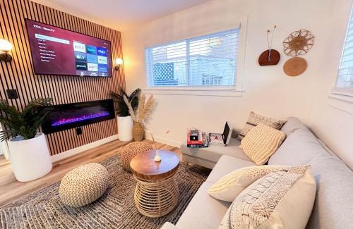 Hillcrest House | NEW Amazing Urban Oasis Spa-Fire-Deck-Gr8 Deal