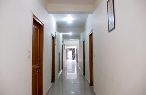 New Manali Hotel | New Ambika International Mall Road Hotel