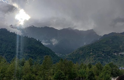 New Manali Hotel | New Ambika International Mall Road Hotel