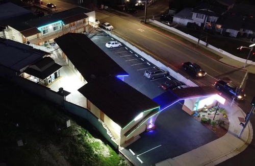 Orange Hotel | New American Inn & Suites