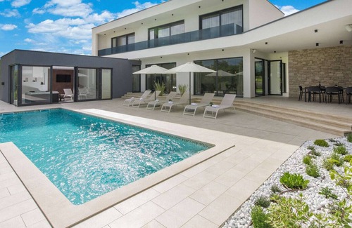 Kringa Cottage | New and modern villa with private pool and jacuzzi in central Istria