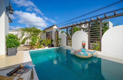 Son Tra Villa | New and spacious villa with 3 private bedrooms and swimming pool, 5 minutes to Han river, free parking