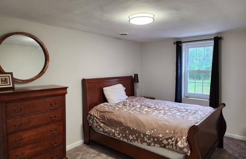 Rutland Apartment | New and updated city escape,quite area,family-friendly