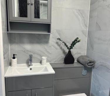 London Borough of Hounslow Apartment | New apartment 2
