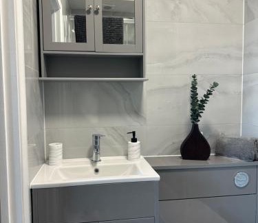 London Borough of Hounslow Apartment | New apartment 2