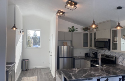 Mount Shasta Apartment | New apartment close to everything outdoors