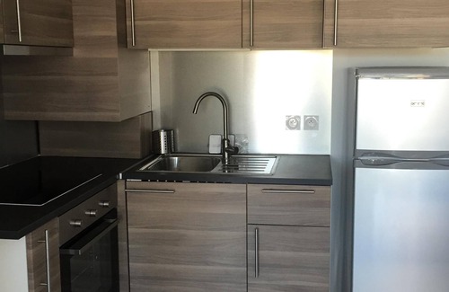 Martigues Apartment | New apartment with large terrace equipped for 4 people