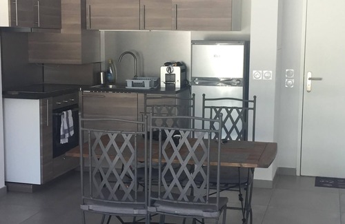 Martigues Apartment | New apartment with large terrace equipped for 4 people