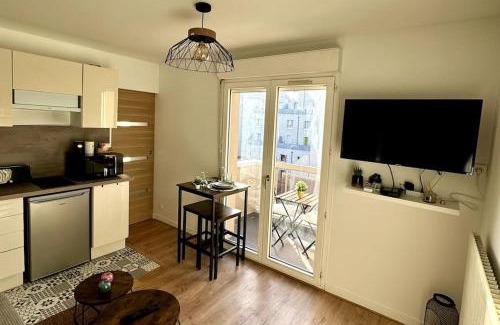 Bois Guillaume Apartment | New appart avec balcon à Evry - Proche Paris - RER 5 min - Wifi