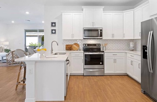 Naples Villa | NEW Attached Villa Home w/ resort amenities
