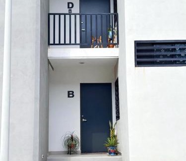 Jimenez Apartment | New Bamboo Los Pirineos business and leisure